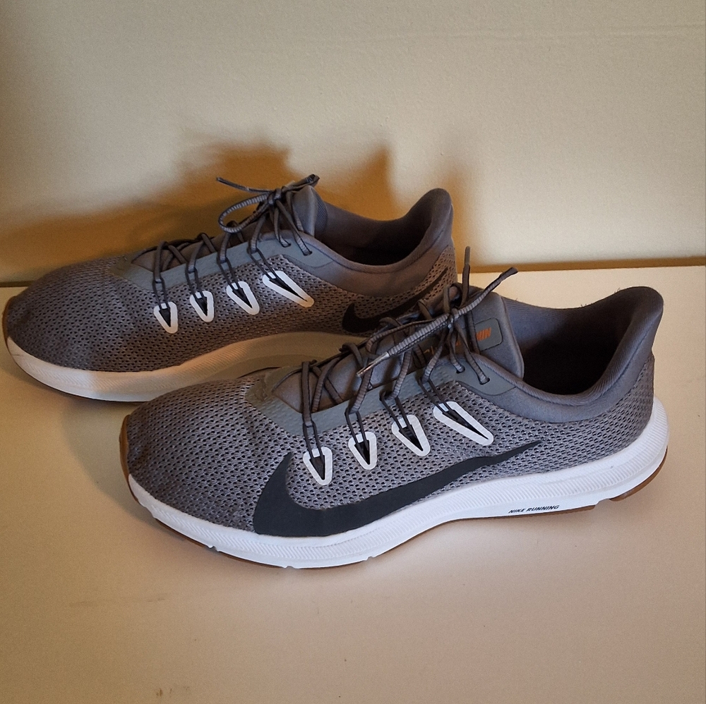Nike Quest Mens Running Trainers